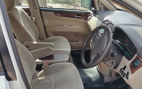 Toyota Ipsum II, 2001 год, 850 000 рублей, 16 фотография