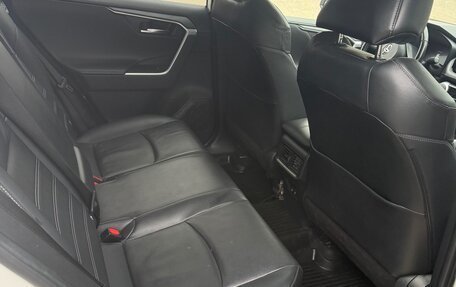 Toyota RAV4, 2021 год, 3 500 000 рублей, 5 фотография