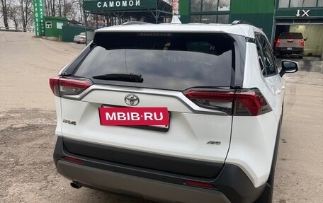 Toyota RAV4, 2021 год, 3 500 000 рублей, 4 фотография