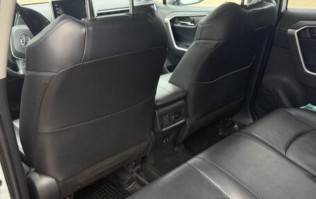 Toyota RAV4, 2021 год, 3 500 000 рублей, 9 фотография