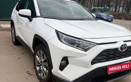 Toyota RAV4, 2021 год, 3 500 000 рублей, 13 фотография