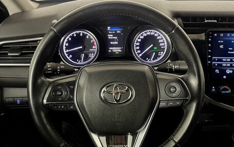 Toyota Camry, 2019 год, 2 890 000 рублей, 10 фотография