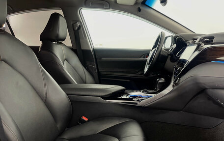 Toyota Camry, 2019 год, 2 890 000 рублей, 17 фотография