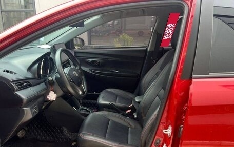 Toyota Yaris XP150 рестайлинг, 2022 год, 1 450 000 рублей, 4 фотография