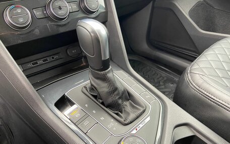 Volkswagen Tiguan II, 2020 год, 3 280 000 рублей, 17 фотография