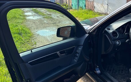 Mercedes-Benz C-Класс, 2011 год, 1 300 000 рублей, 9 фотография