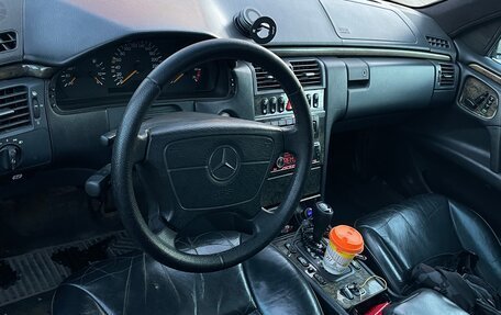 Mercedes-Benz E-Класс, 1997 год, 310 000 рублей, 8 фотография