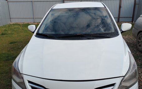 Hyundai Solaris II рестайлинг, 2014 год, 590 000 рублей, 2 фотография