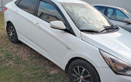 Hyundai Solaris II рестайлинг, 2014 год, 590 000 рублей, 5 фотография