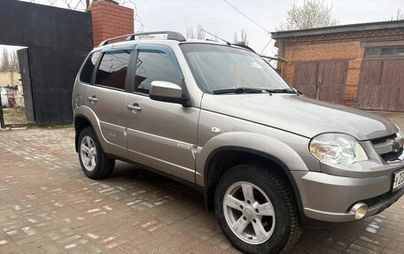 Chevrolet Niva I рестайлинг, 2015 год, 657 000 рублей, 3 фотография