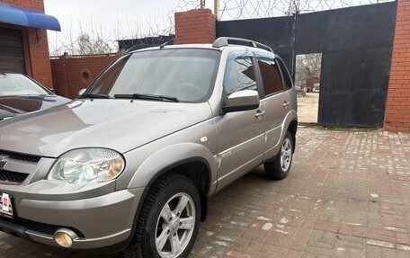 Chevrolet Niva I рестайлинг, 2015 год, 657 000 рублей, 4 фотография