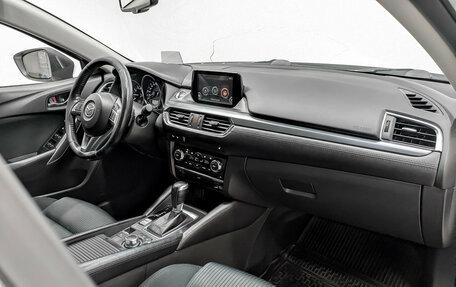 Mazda 6, 2016 год, 1 850 000 рублей, 11 фотография