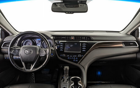 Toyota Camry, 2019 год, 2 900 000 рублей, 14 фотография