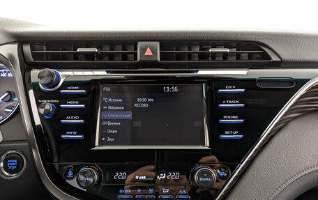 Toyota Camry, 2019 год, 2 900 000 рублей, 17 фотография