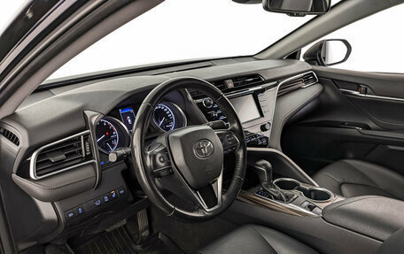 Toyota Camry, 2019 год, 2 900 000 рублей, 15 фотография