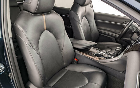 Toyota Camry, 2019 год, 2 900 000 рублей, 24 фотография