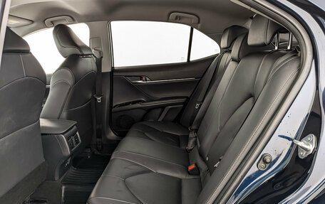 Toyota Camry, 2019 год, 2 900 000 рублей, 18 фотография