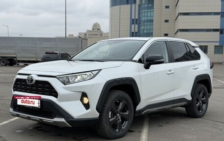 Toyota RAV4, 2022 год, 3 890 000 рублей, 3 фотография