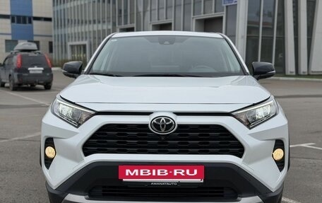 Toyota RAV4, 2022 год, 3 890 000 рублей, 2 фотография