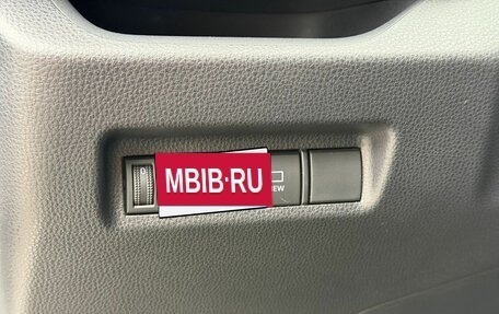 Toyota RAV4, 2022 год, 3 890 000 рублей, 15 фотография