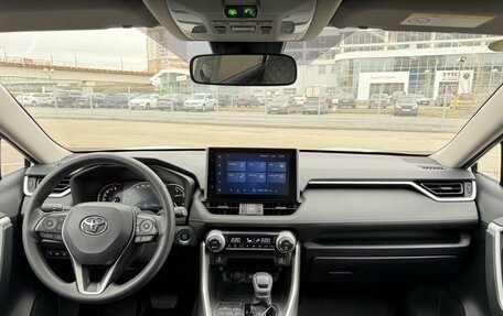 Toyota RAV4, 2022 год, 3 890 000 рублей, 29 фотография