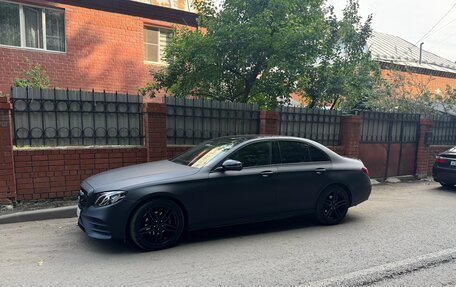 Mercedes-Benz E-Класс, 2017 год, 1 830 000 рублей, 3 фотография