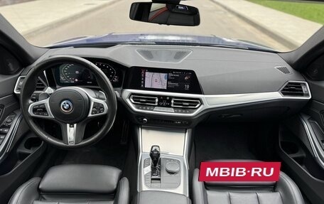 BMW 3 серия, 2019 год, 5 650 000 рублей, 17 фотография