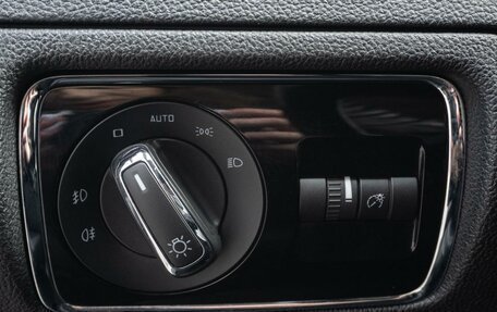 Skoda Superb III рестайлинг, 2014 год, 1 165 000 рублей, 24 фотография