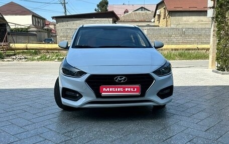 Hyundai Solaris II рестайлинг, 2017 год, 795 000 рублей, 1 фотография