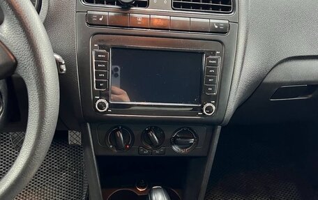 Volkswagen Polo VI (EU Market), 2012 год, 800 000 рублей, 10 фотография