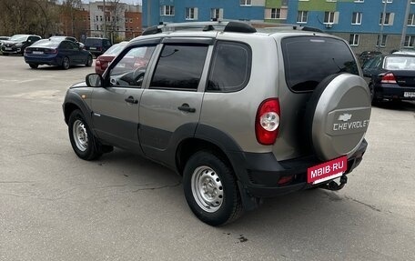 Chevrolet Niva I рестайлинг, 2010 год, 399 000 рублей, 3 фотография