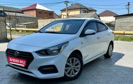 Hyundai Solaris II рестайлинг, 2017 год, 795 000 рублей, 3 фотография