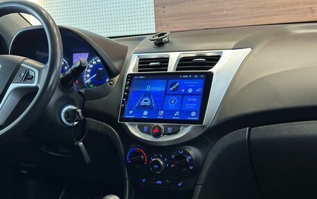 Hyundai Solaris II рестайлинг, 2011 год, 799 900 рублей, 10 фотография