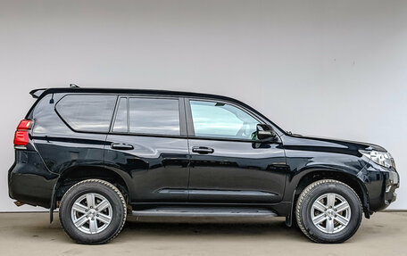 Toyota Land Cruiser Prado 150 рестайлинг 2, 2020 год, 6 200 000 рублей, 4 фотография