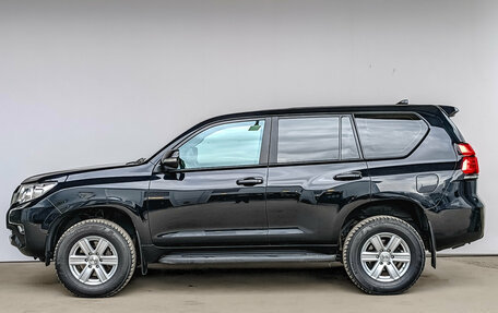 Toyota Land Cruiser Prado 150 рестайлинг 2, 2020 год, 6 200 000 рублей, 8 фотография