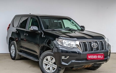Toyota Land Cruiser Prado 150 рестайлинг 2, 2020 год, 6 200 000 рублей, 3 фотография