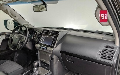 Toyota Land Cruiser Prado 150 рестайлинг 2, 2020 год, 6 200 000 рублей, 13 фотография