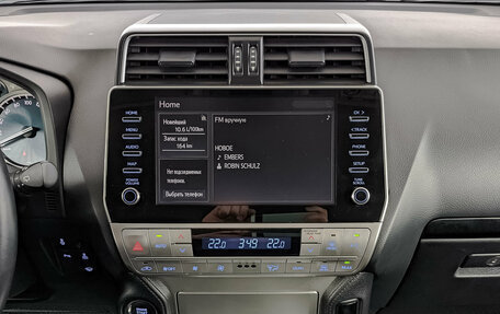 Toyota Land Cruiser Prado 150 рестайлинг 2, 2020 год, 6 200 000 рублей, 17 фотография