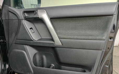 Toyota Land Cruiser Prado 150 рестайлинг 2, 2020 год, 6 200 000 рублей, 23 фотография