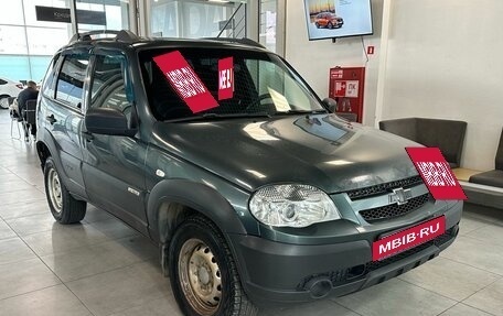 Chevrolet Niva I рестайлинг, 2017 год, 539 000 рублей, 2 фотография