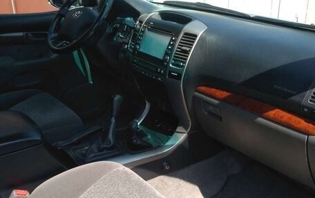 Toyota Land Cruiser Prado 120 рестайлинг, 2007 год, 1 650 000 рублей, 10 фотография