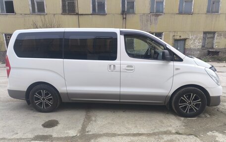 Hyundai H-1 II рестайлинг, 2016 год, 2 100 000 рублей, 2 фотография