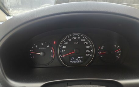 Hyundai H-1 II рестайлинг, 2016 год, 2 100 000 рублей, 12 фотография