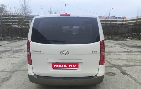 Hyundai H-1 II рестайлинг, 2016 год, 2 100 000 рублей, 4 фотография