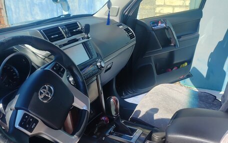 Toyota Land Cruiser Prado 150 рестайлинг 2, 2017 год, 5 185 000 рублей, 13 фотография