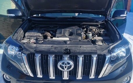 Toyota Land Cruiser Prado 150 рестайлинг 2, 2017 год, 5 185 000 рублей, 14 фотография