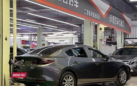 Mazda 3, 2022 год, 1 800 000 рублей, 3 фотография