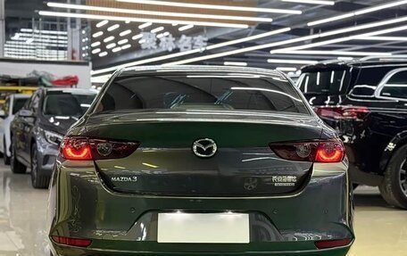 Mazda 3, 2022 год, 1 800 000 рублей, 4 фотография