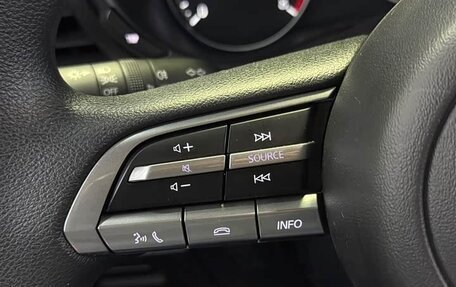 Mazda 3, 2022 год, 1 800 000 рублей, 16 фотография