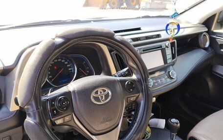 Toyota RAV4, 2013 год, 1 800 000 рублей, 10 фотография